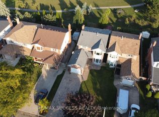 26 Tomahawk Dr, Grimsby, ON L3M5G4