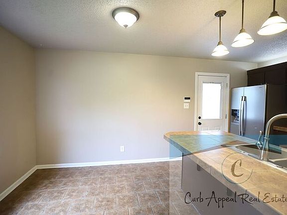 4th image of 1603 Brooke Cir