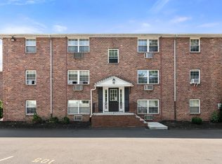 11 Colonial Village Dr APT 3, Arlington, MA 02474
