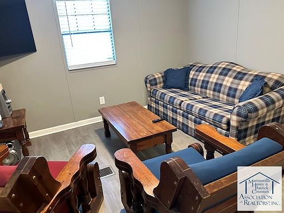 3rd image of 5037 Kibler Valley Rd