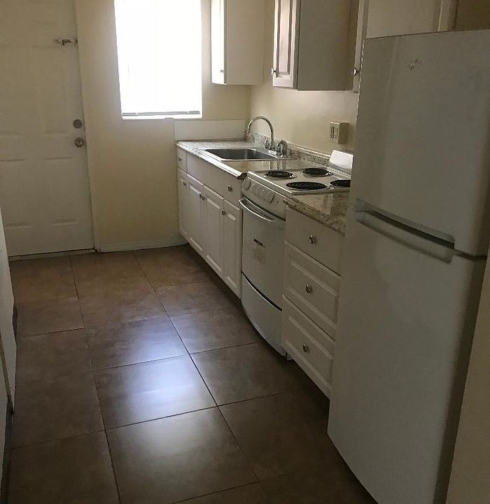 1st image of 1101 16th St N APT 5
