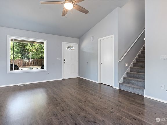 4th image of 185 Baumgartner Place N
