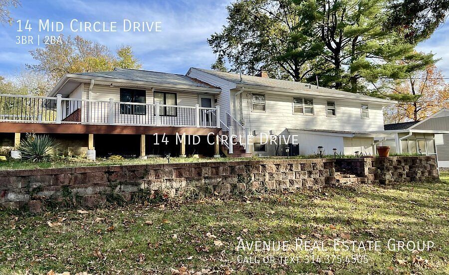 1st image of 14 Mid Circle Dr