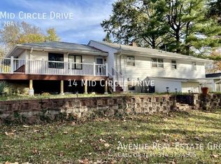 14 Mid Circle Dr, Maryland Heights, MO 63043