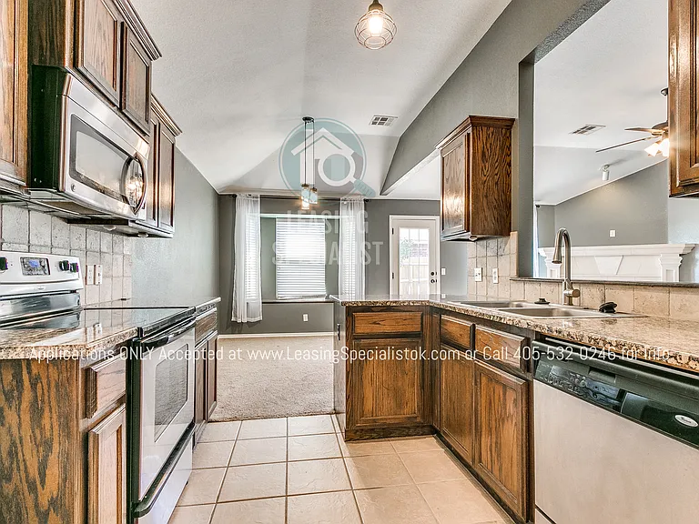 200 Tecumseh Meadows Dr — Photo 23