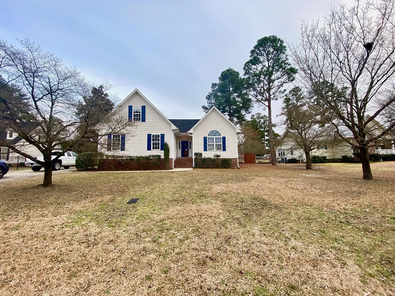 414 Raynor Dr — Photo 1