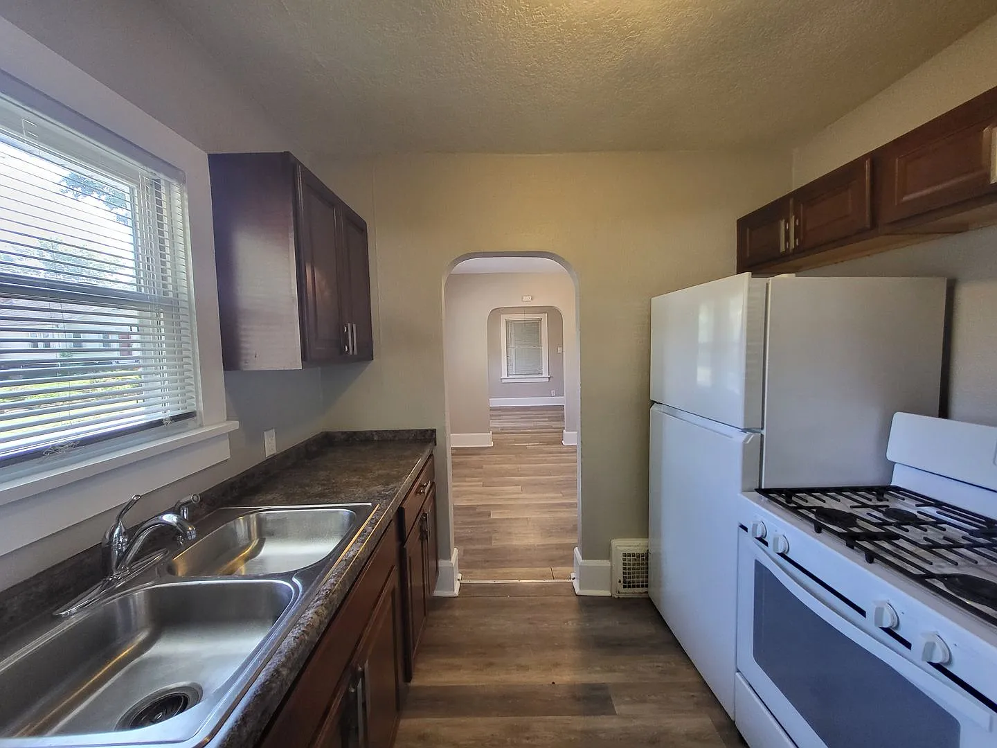 2 Bedroom, 1 Bathroom home! — Photo 2