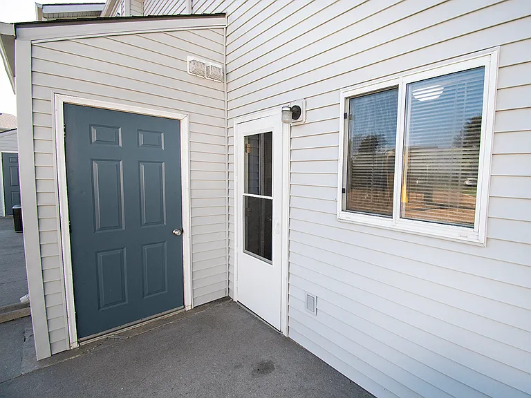 Private Entryway