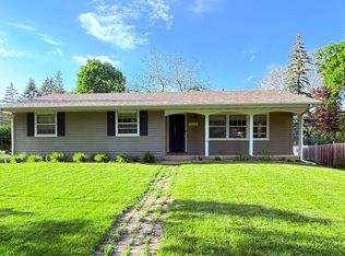 18660 Lake Ave, Deephaven, MN 55391