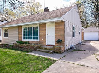 222 Hampton Rd, Benton Harbor, MI 49022