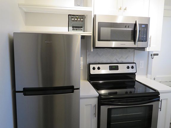 4th image of 100 Lewis Drive 1 #15B