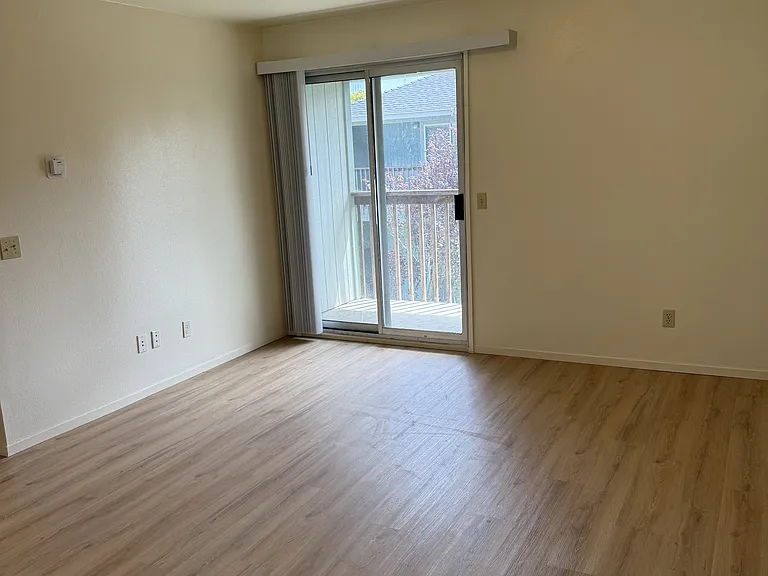 1260 Haven Ln #3 — Photo 2