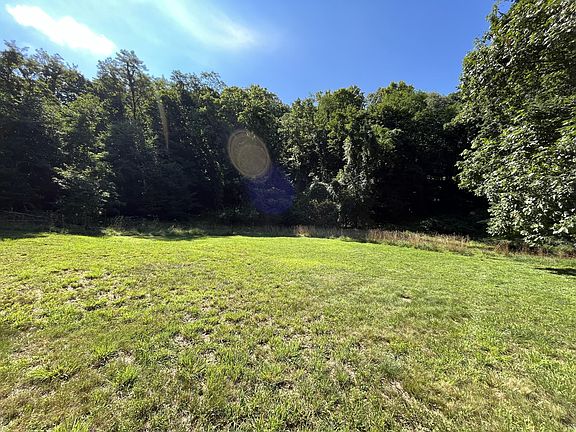 3rd image of 278 Ashwood Dr