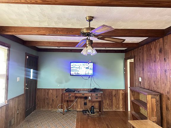 3rd image of 374 Flatwood Rd