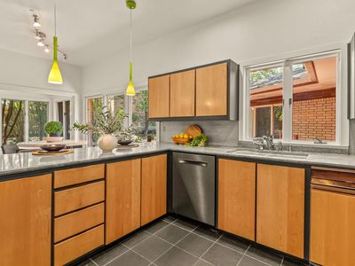 230 Oak Hill Dr, Trophy Club, TX, 76262