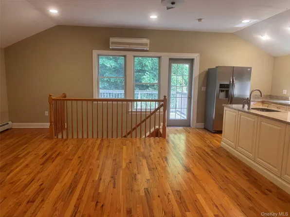 32 Continental Rd, Warwick, NY 10990