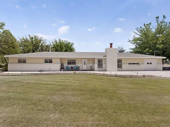 430 Abo Rd, Bosque Farms, NM 87068