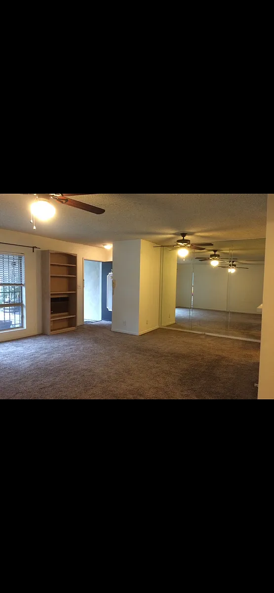 Building Photo - 12558 Moorpark St #2