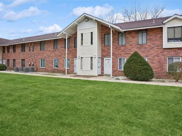 17 Kiowa Court #17K, Coram, NY 11727