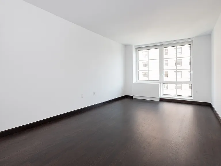 138 E 12th St #3L — Photo 1