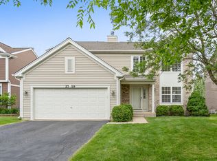 2719 Rosehall Ln, Aurora, IL 60503
