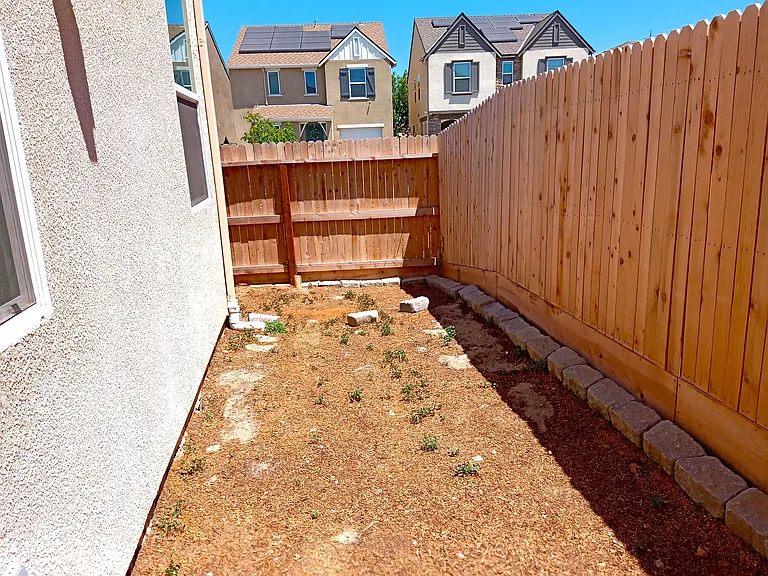 4244 Rutherford Ave — Photo 21