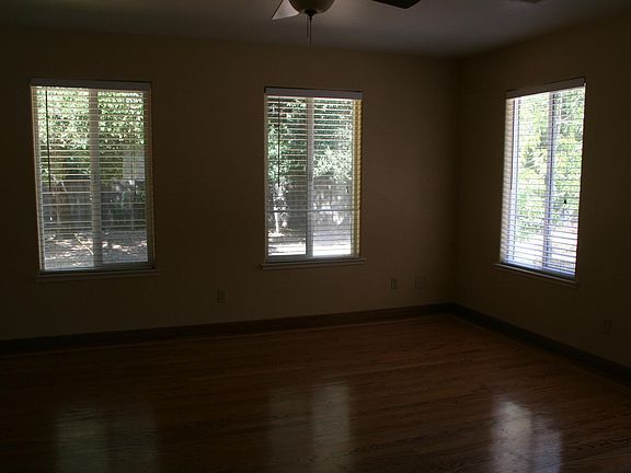 3rd image of 100 Almendral Ave