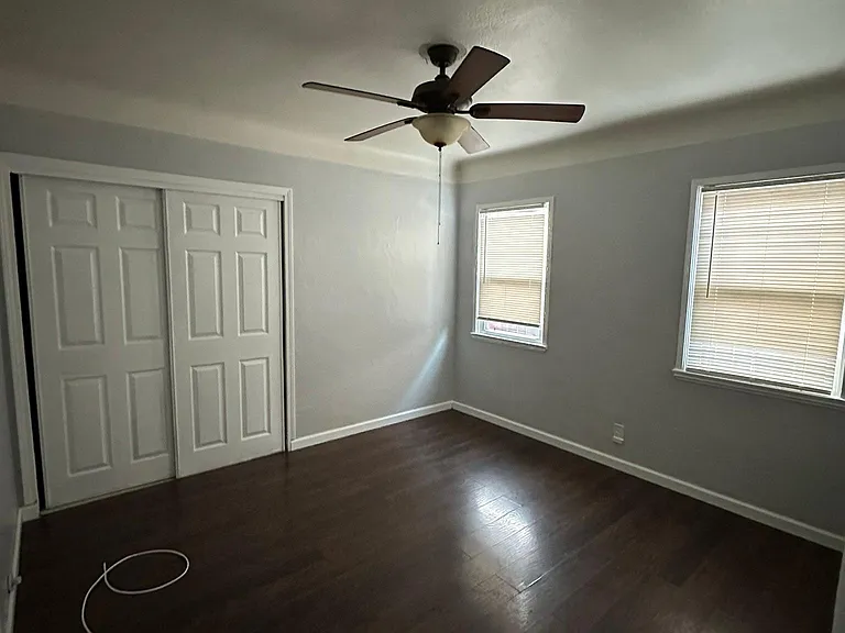 5860 Falcon Ave — Photo 7