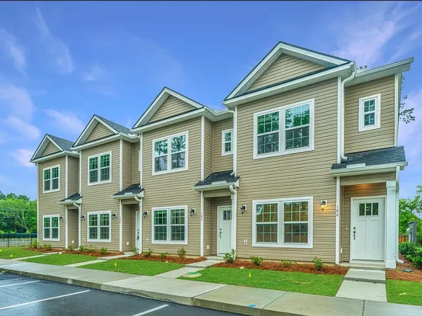 102 Twin Rivers Dr, Wando, SC 29492