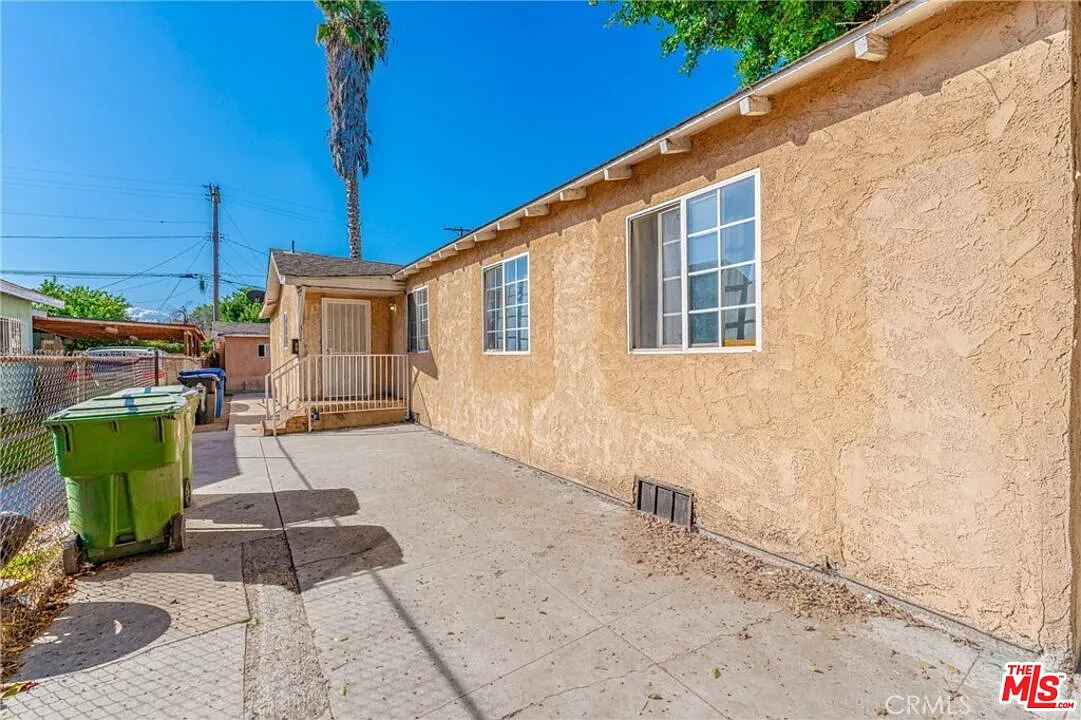 3 bed, 1.0 bath, 1000 sqft, $3,500 — Photo 3