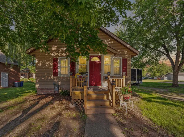 725 Francis St, Faribault, MN 55021