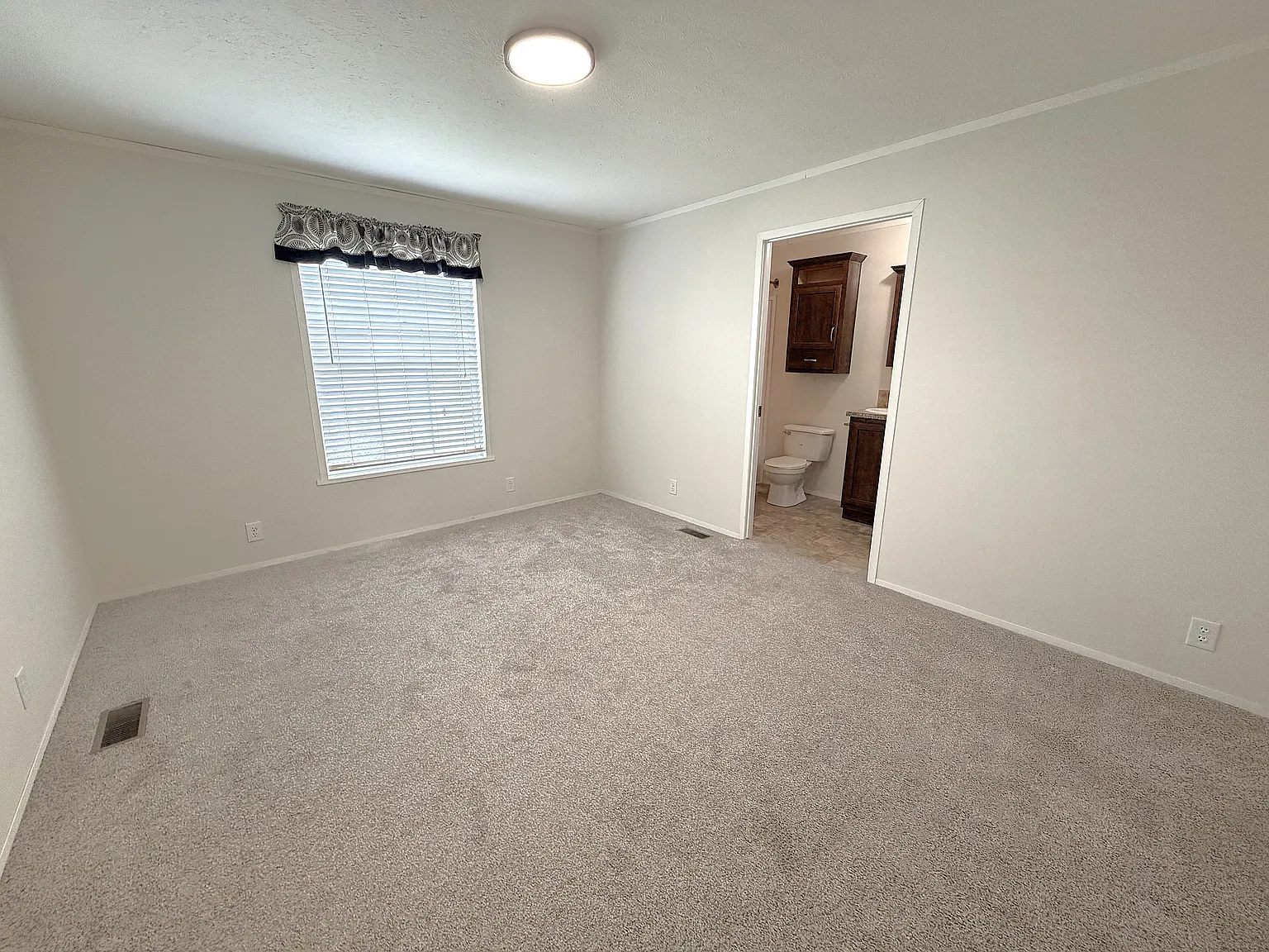 2 bed, 960 sqft, $1,289 — Photo 4