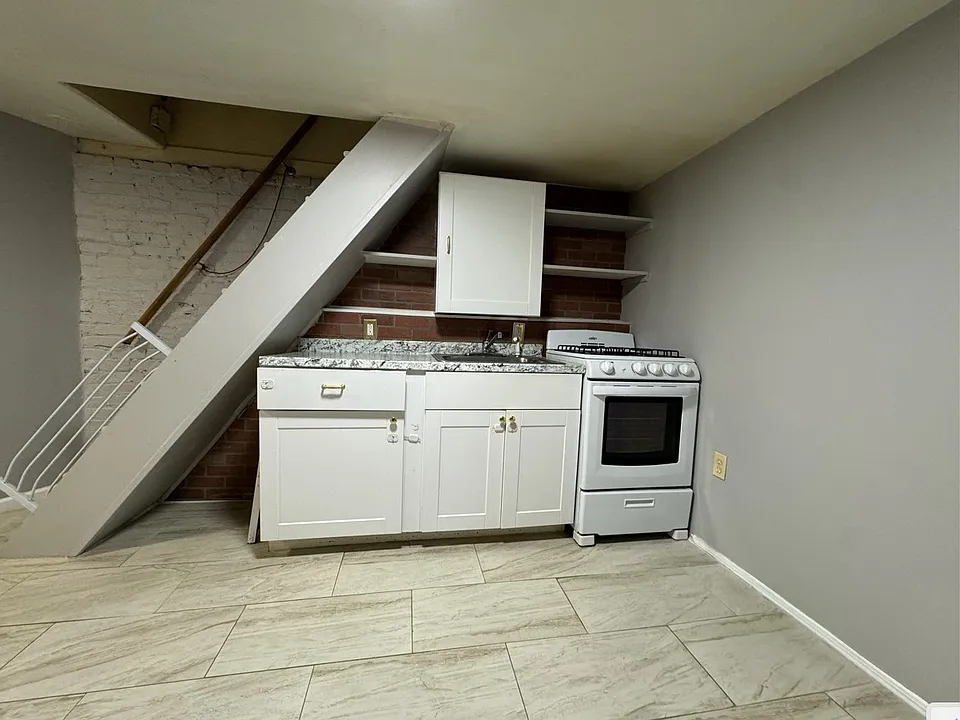 115 Ege Ave #BASEMENT