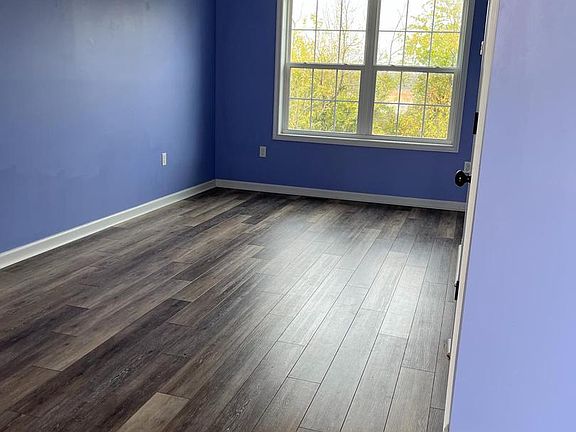 4th image of 40 Skyview Cir