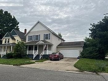 3rd image of 740 White St