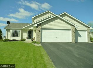 907 Wood Hill Cir, Watertown, MN 55388