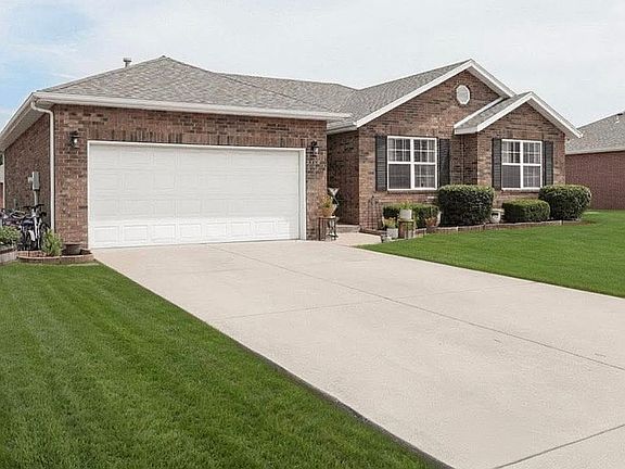 3rd image of 503 Cedar Ln