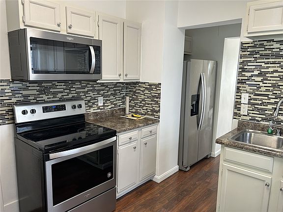 3rd image of 257 Alaska St