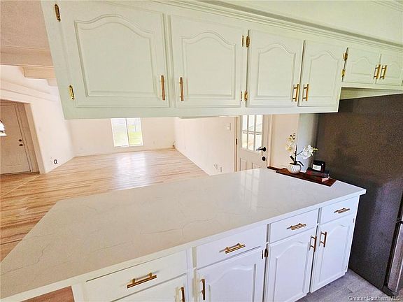 4th image of 1524 N Greenfield Cir