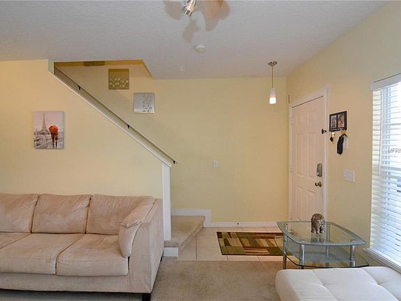4th image of 321 Wilton Cir