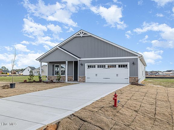 2nd image of 104 Bella Place