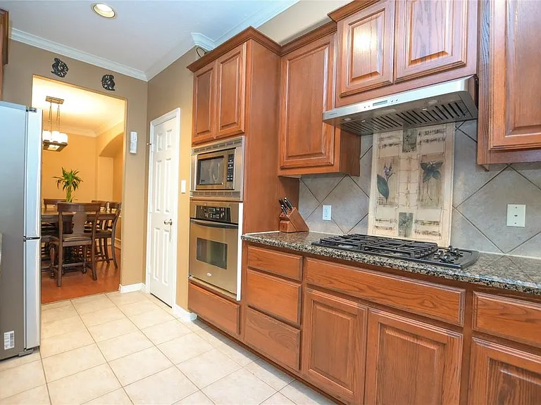 1375 Ella Pl — Photo 4