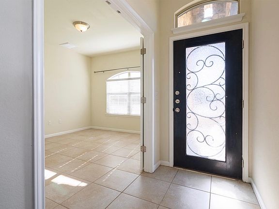 3rd image of 101 Pecanwood Ct
