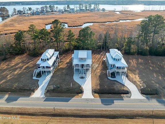 2nd image of 3216 Whichards Beach Road