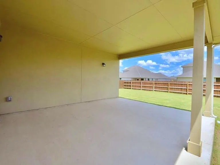 18325 Urbano Dr — Photo 18
