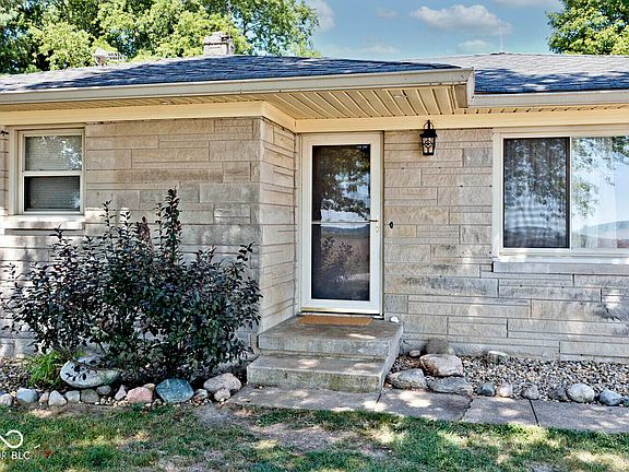 3rd image of 9198 W County Road 1000 N