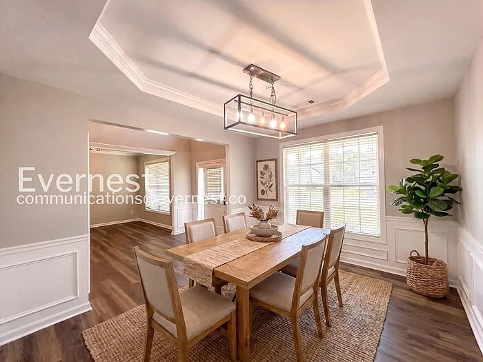 5 bed, 3.0 bath, 3088 sqft, $2,945 — Photo 4