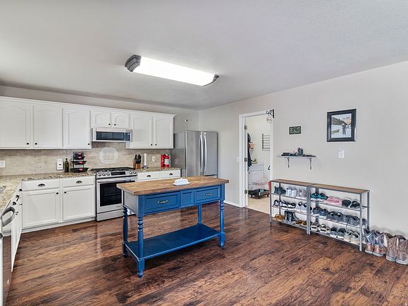 3rd image of 443 Wheatridge Rd