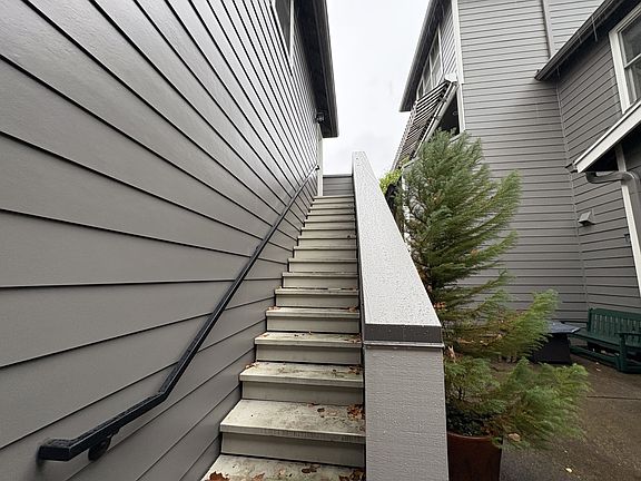 2nd image of 1926 NW Overton St #1
