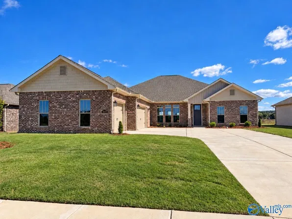 1075 Maplehurst St, Decatur, AL 35603
